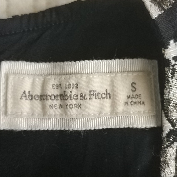 Abercrombie and Fitch Sleevless jacquard dress. - Picture 4 of 7